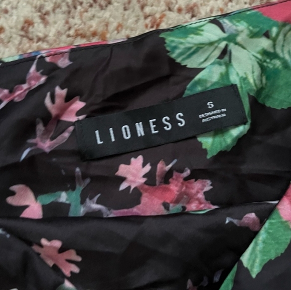 Lioness silky floral set - Picture 4 of 8